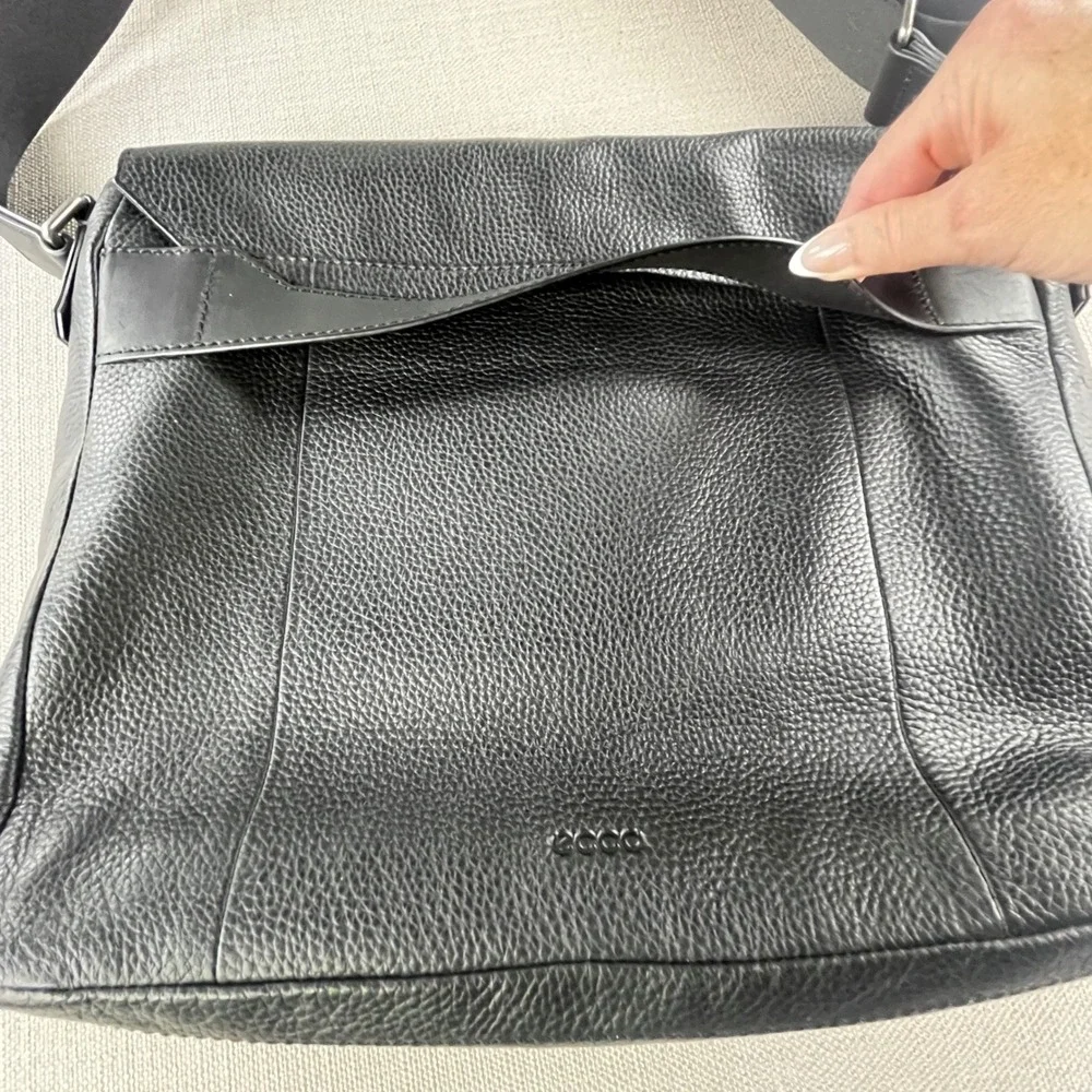 ECCO Messenger Bag Black Pebbled Leather‎ Crossbody Laptop Travel Bag